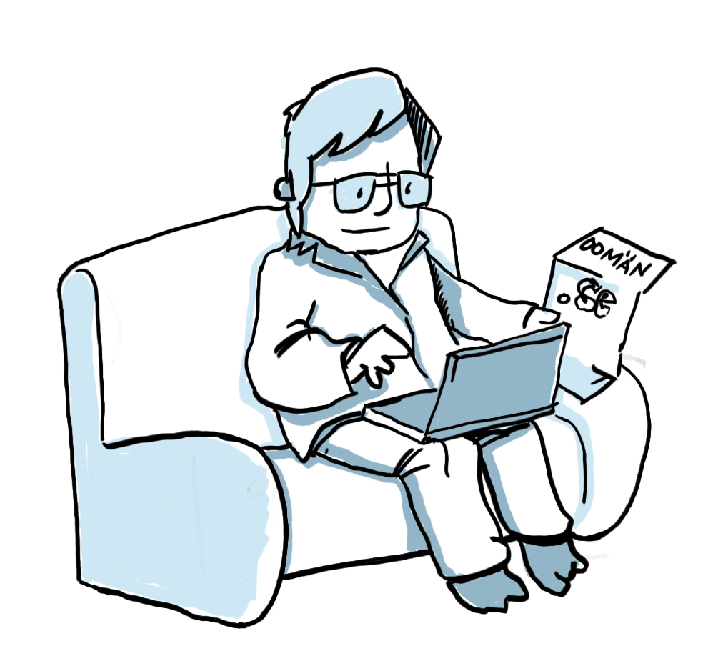 Björn Eriksen som sitter på en soffa